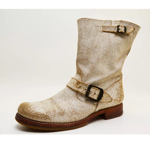 Frye Veronica Short Distressed Crackled Leather Antiqued Engineer Boots - Picture 2 of 11